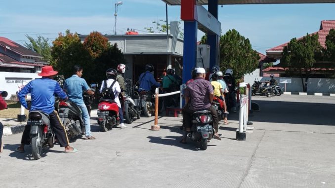 Antrian BBM